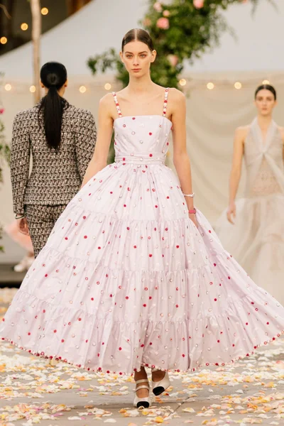Look 25